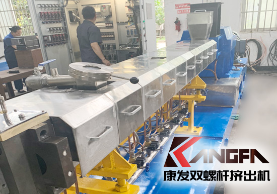 橡塑機(jī)械、橡塑原材料及化工助劑、輔助加工設(shè)備等行業(yè)盛會。2019深圳國際橡塑工業(yè)展（9月23-25日）。國內(nèi)外雙螺桿擠出機(jī)、橡塑行業(yè)上下游企業(yè)拓展市場的絕佳選擇！