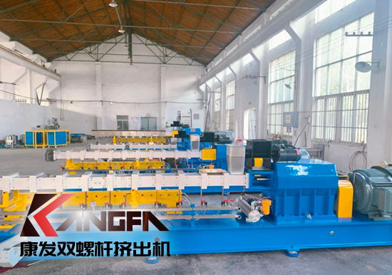 抗高溫戰(zhàn)酷暑，掀起生產(chǎn)熱潮——康發(fā)雙螺桿造粒機(jī)生產(chǎn)車間高溫“烤”驗不服“暑”