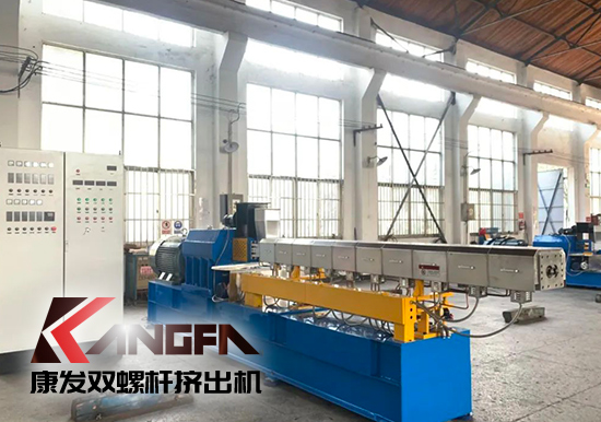 抗高溫戰(zhàn)酷暑，掀起生產(chǎn)熱潮——康發(fā)雙螺桿造粒機(jī)生產(chǎn)車間高溫“烤”驗不服“暑”