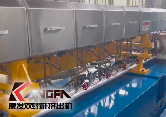 康發(fā)雙螺桿造粒機生產(chǎn)車間戰(zhàn)酷暑，保生產(chǎn)視頻剪輯。新的一月，新的一天，努力工作，努力生活！加油康發(fā)人！